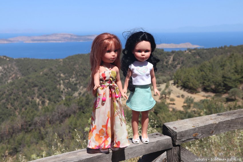 Кристина и Натали на греческом острове цветов Родосе