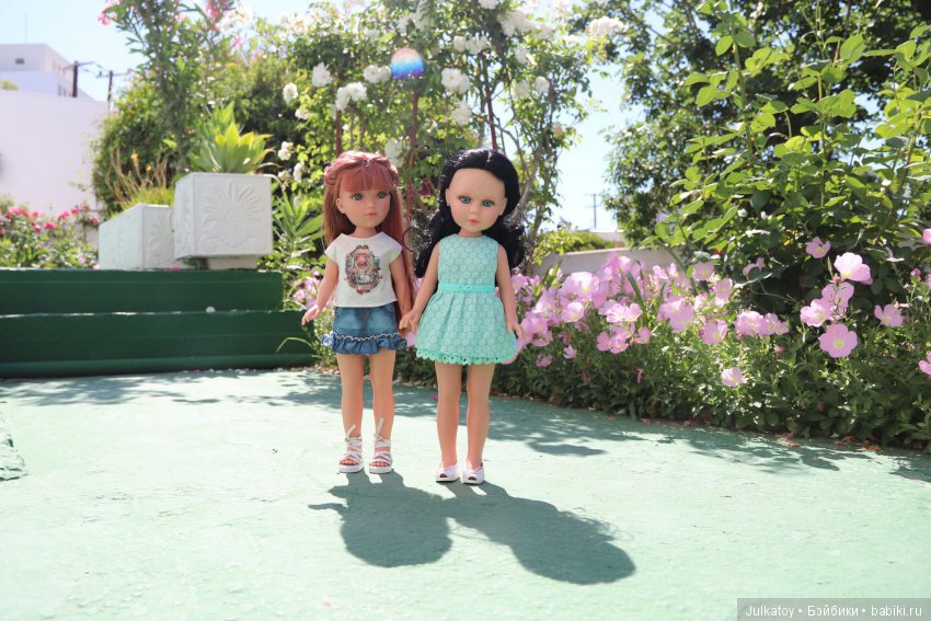 Кристина и Натали на греческом острове цветов Родосе