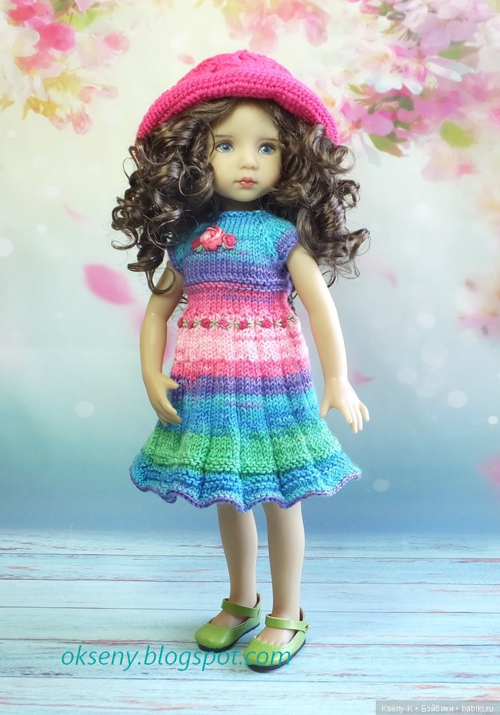 Улыбчивая девочка представляет (фото 5)