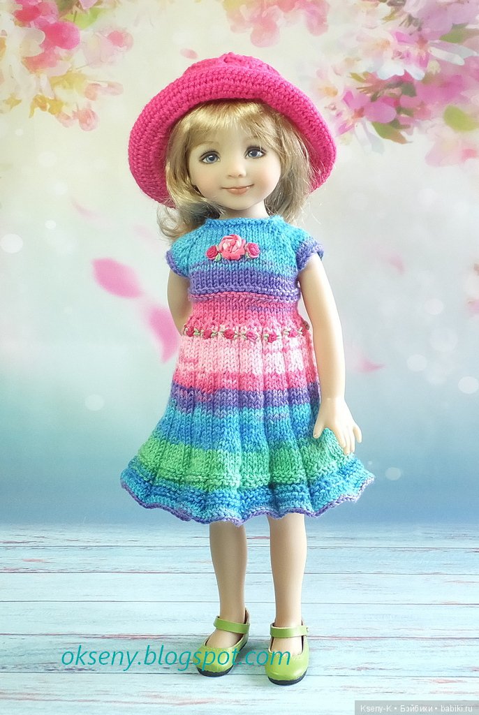 Улыбчивая девочка представляет (фото 9)