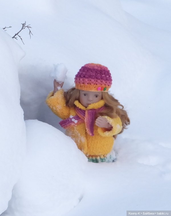 Снежная зимняя прогулка Лины