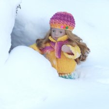 Снежная зимняя прогулка Лины