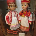 Выставка кукол в народных костюмах в Музее открытки в Санкт-Петербурге. Март, 2016