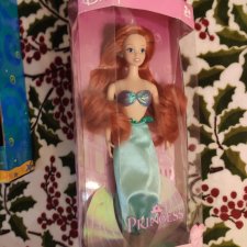 Disney store Princess Ariel (русалочка в розовой коробке с хвостиком) Disney store Princess Ariel (русалочка в розовой коробке с хвостиком)