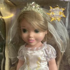 Рапунцель в свадебном платье