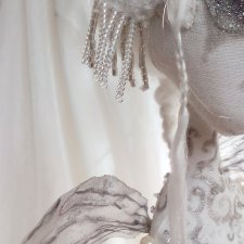 Платье и крылья для куклы из шифона. Мастер-класс