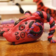 Кукольный эксперимент 6: шарнирный зверь в технике «Лепка и мех»