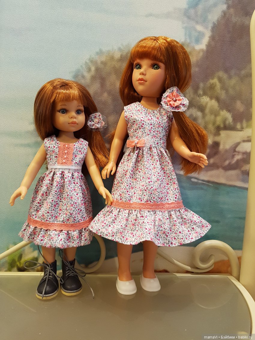 С младшенькой сестренкой))