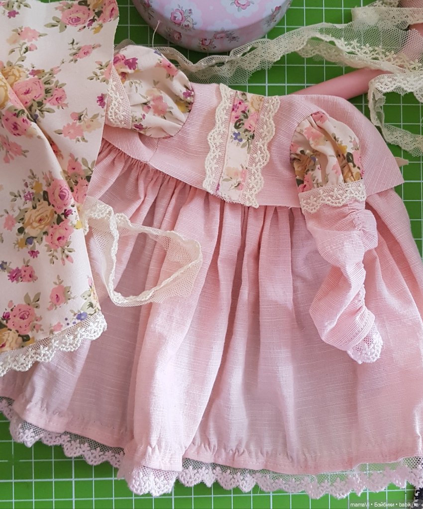 Наряд с розочками для юных леди (фото 4)