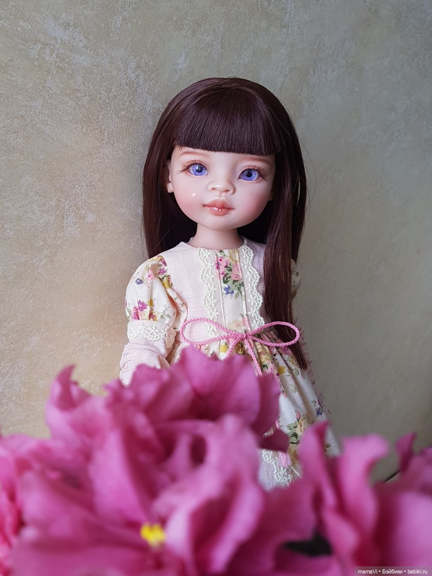 Наряд с розочками для юных леди