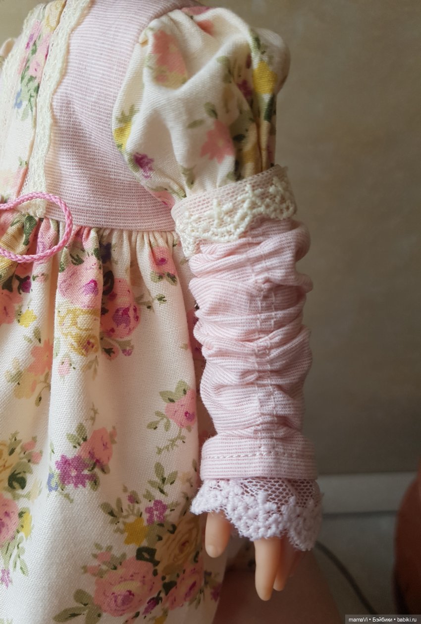 Наряд с розочками для юных леди (фото 7)