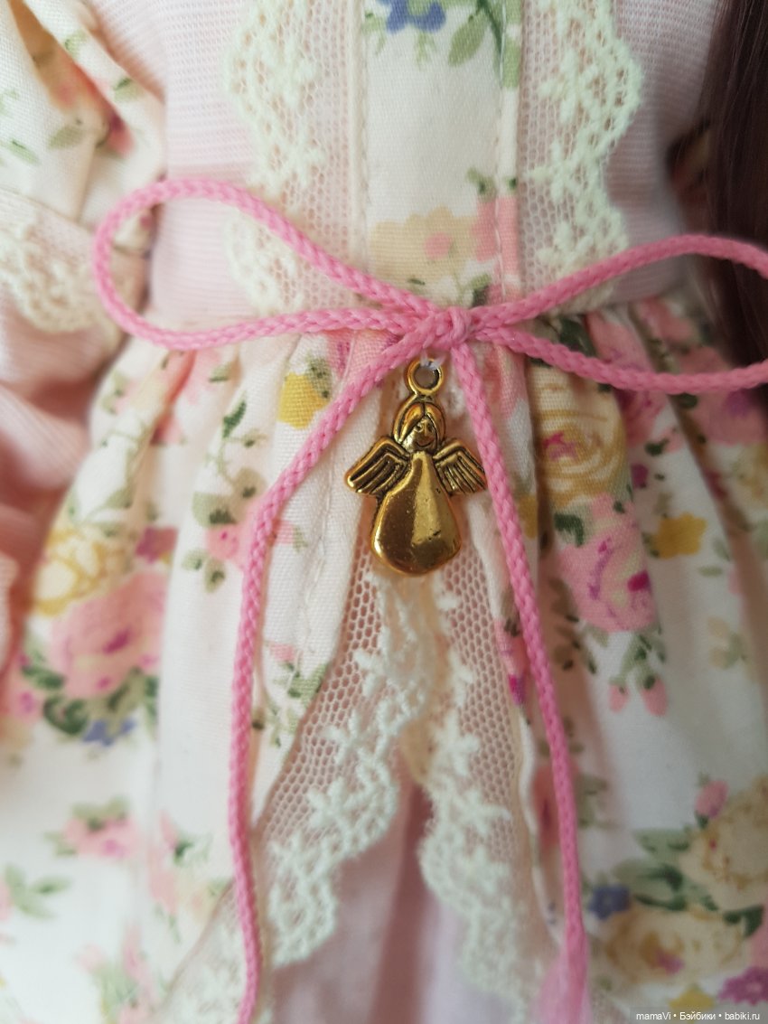 Наряд с розочками для юных леди (фото 9)