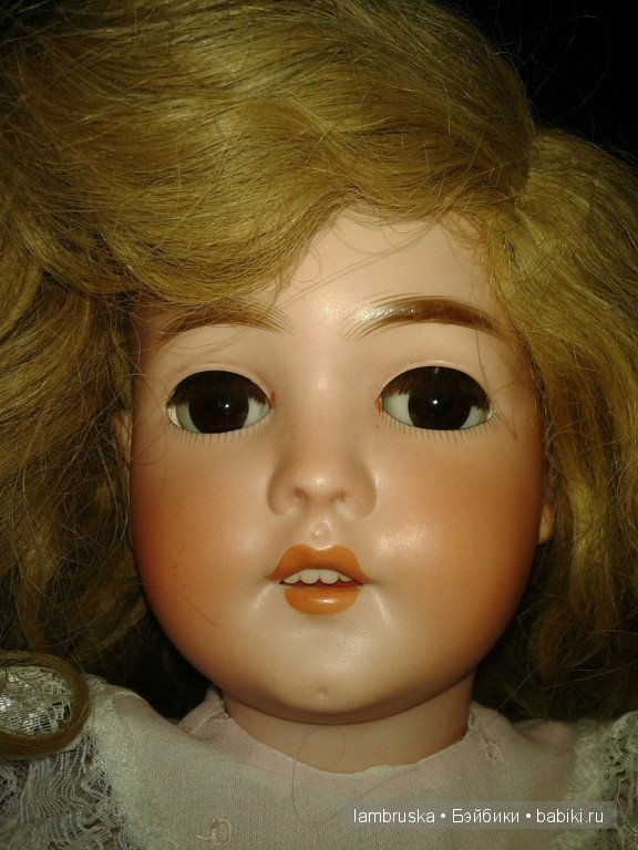 эта прическа была похожа на мочало,хотя я никогда и не видела мочало)