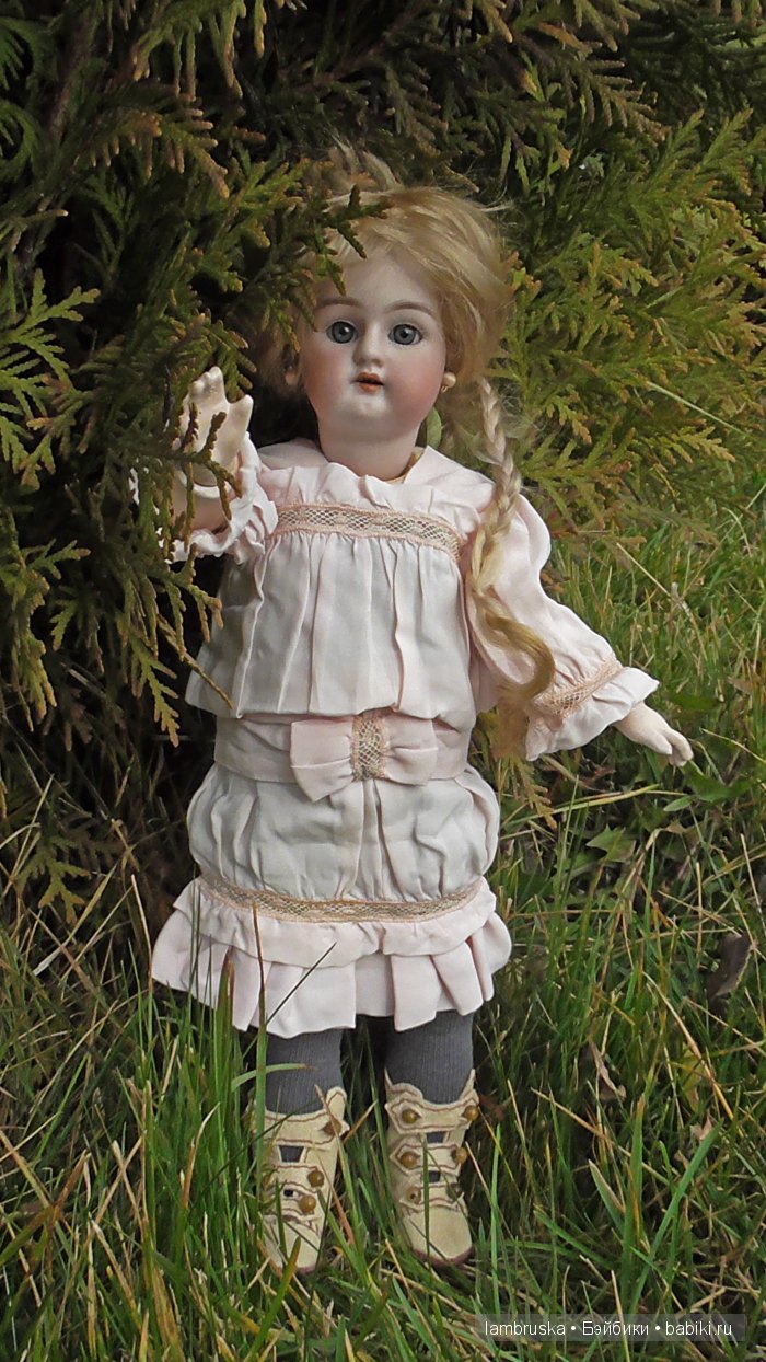 Поговорка права! Антикварная кукла