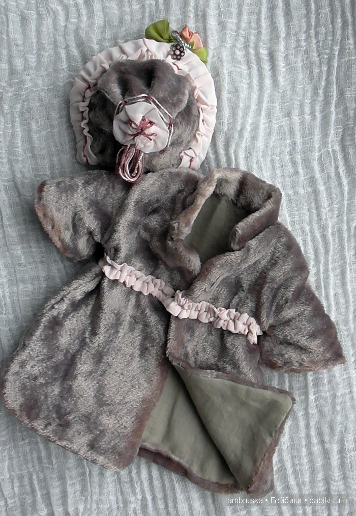 Поговорка права! Антикварная кукла