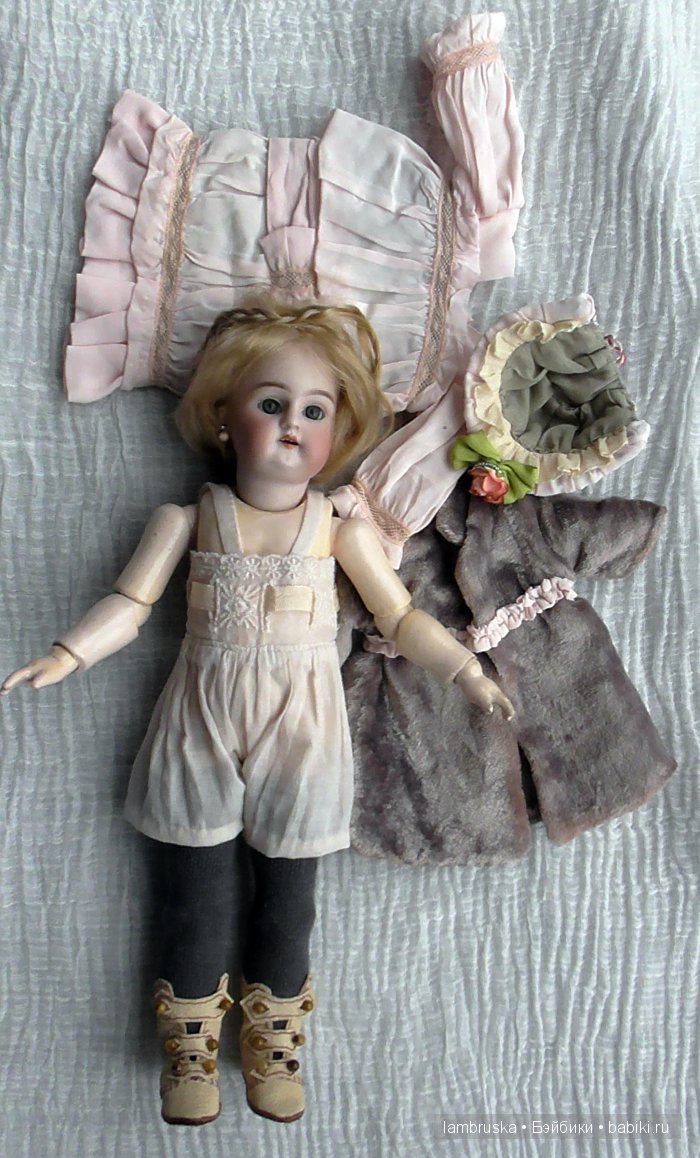 Поговорка права! Антикварная кукла