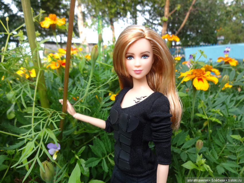 Tris - Divergent Barbie Collector