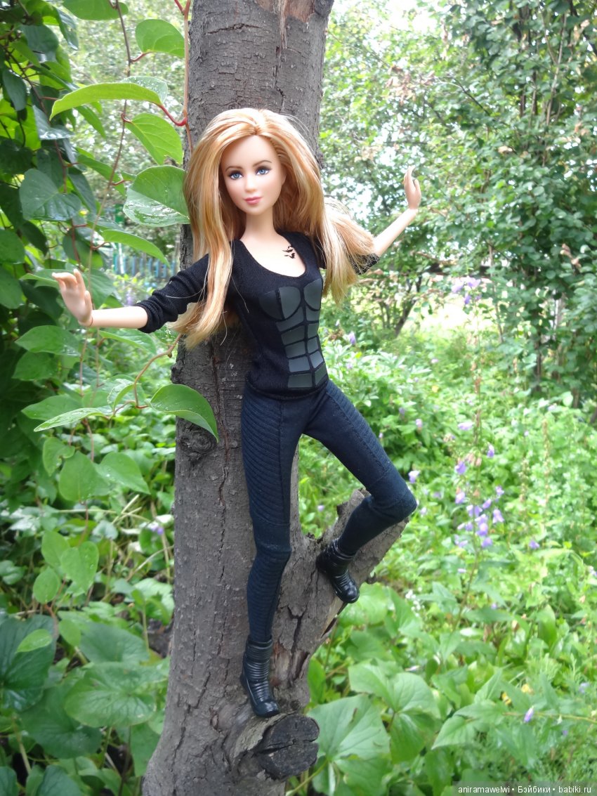 Tris - Divergent Barbie Collector