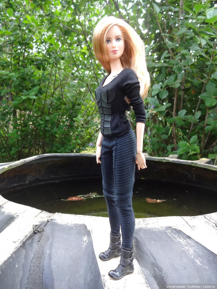 Tris - Divergent Barbie Collector