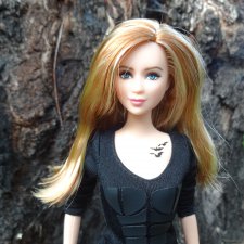 Tris - Divergent Barbie Collector