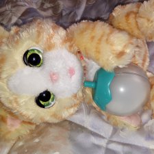 Наш всеобщий любимец - милый интерактивный котенок... Пока без имени