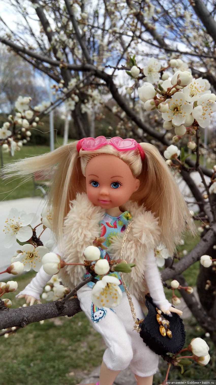 Новости от Еви/Evi (комната Еви, новая прическа, обновки и прогулка)