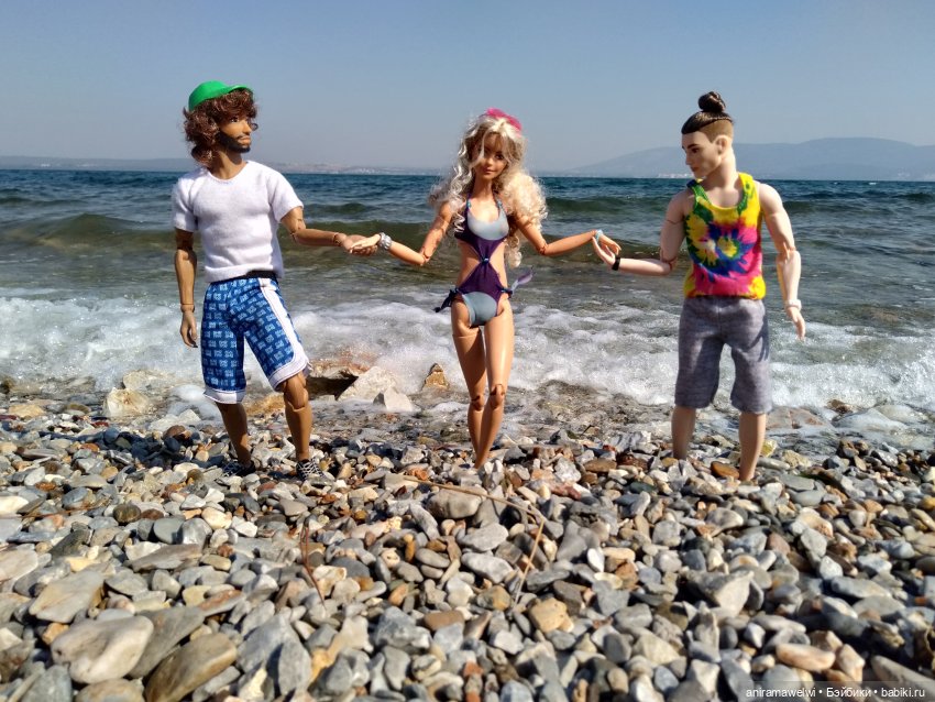 На пляже Алтынкум | Бэйбики На пляже Алтынкум — Кукольные фотоистории и сериалы: комиксы