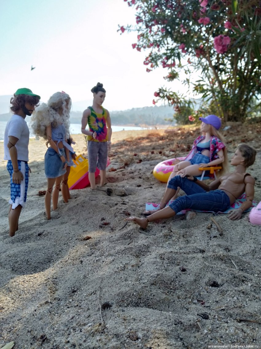 На пляже Алтынкум | Бэйбики На пляже Алтынкум — Кукольные фотоистории и сериалы: комиксы