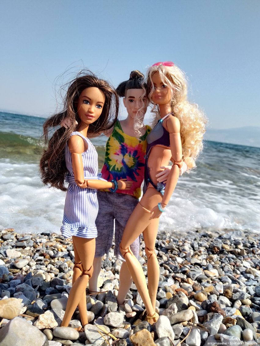 На пляже Алтынкум | Бэйбики На пляже Алтынкум — Кукольные фотоистории и сериалы: комиксы