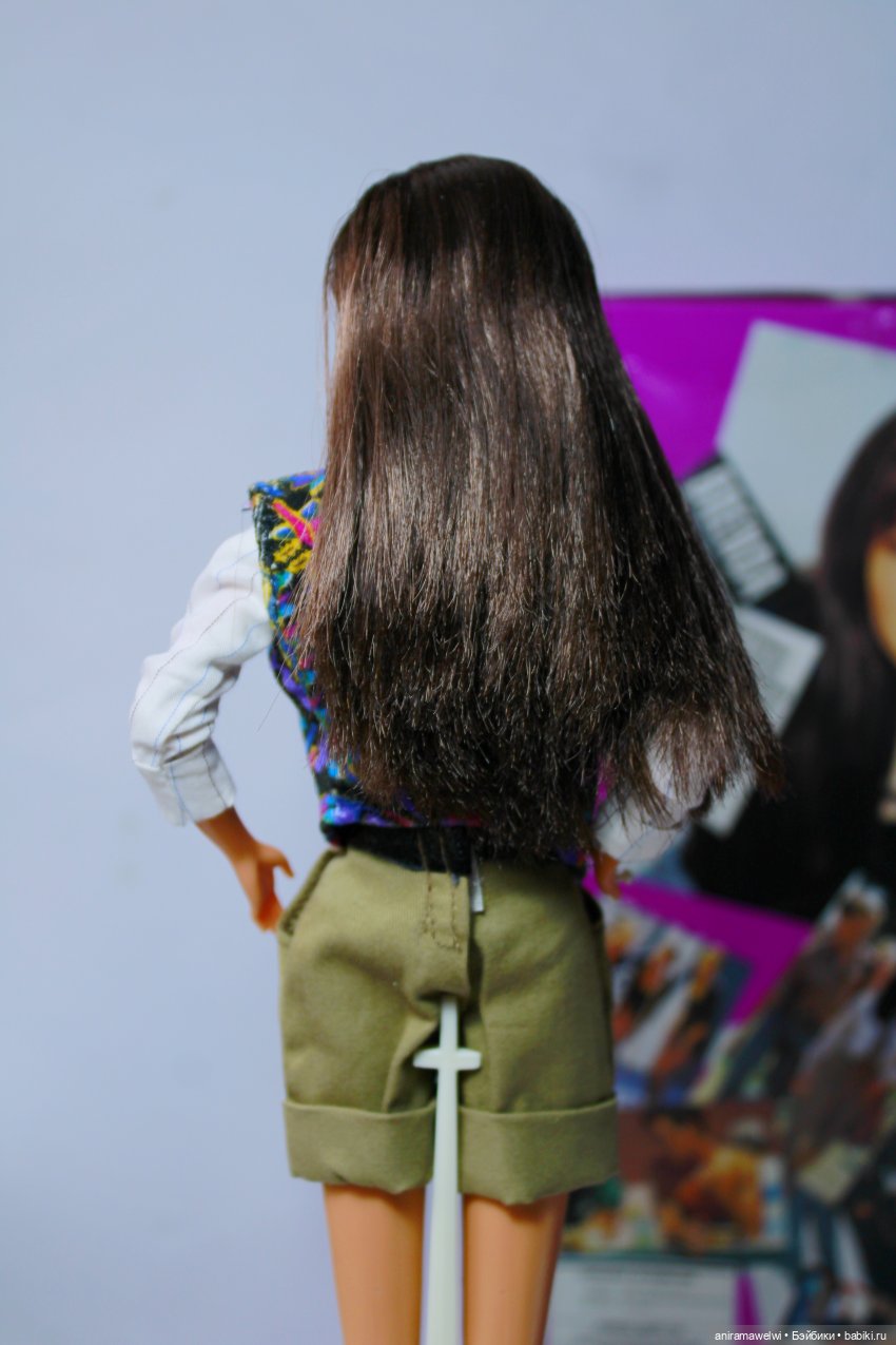 Бренда Уолш из культового сериала Beverly Hills 90210 (фото 7)