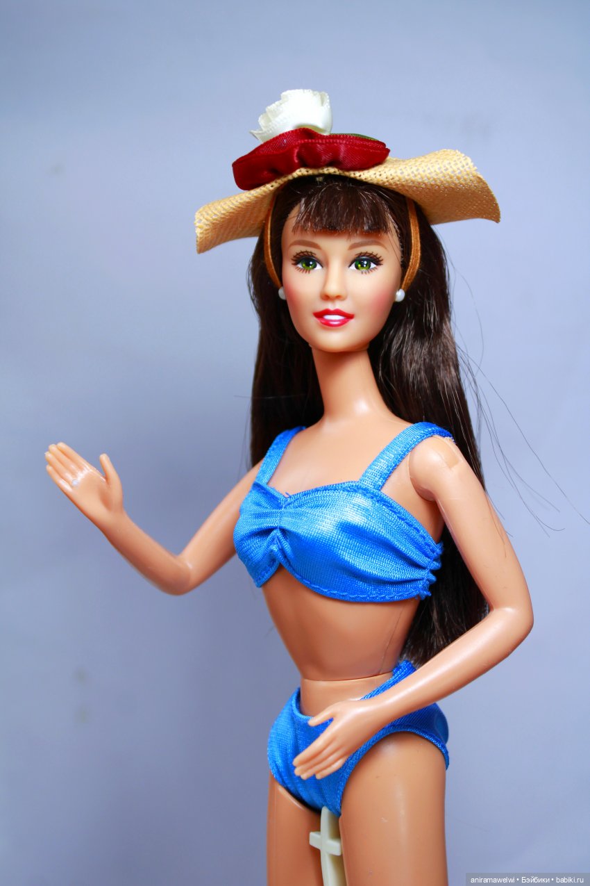 Бренда Уолш из культового сериала Beverly Hills 90210