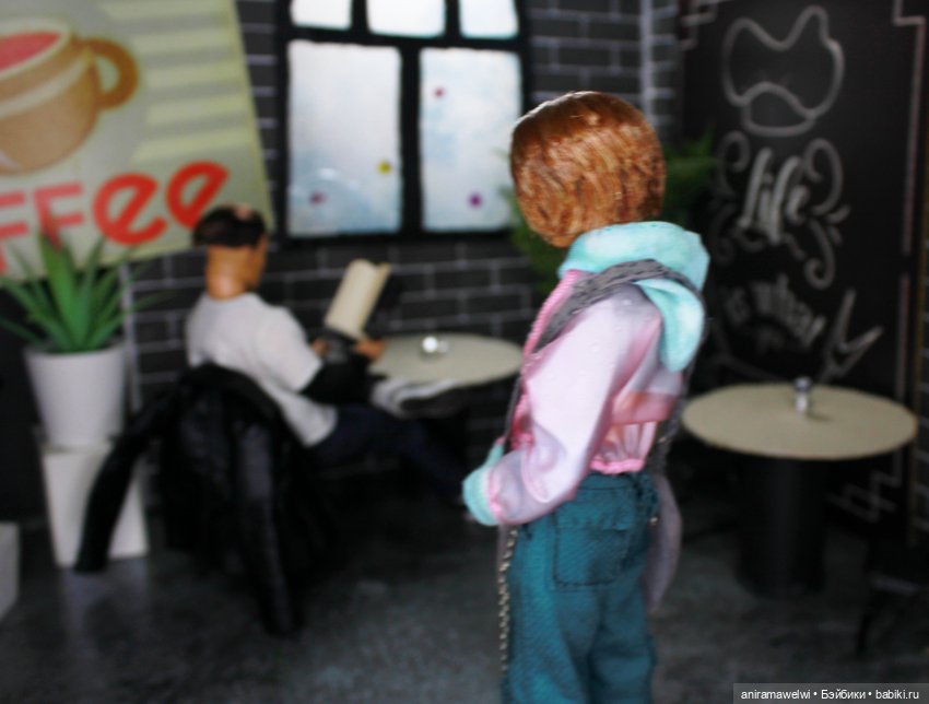 В кафе — Кукольные фотоистории и сериалы: комиксы