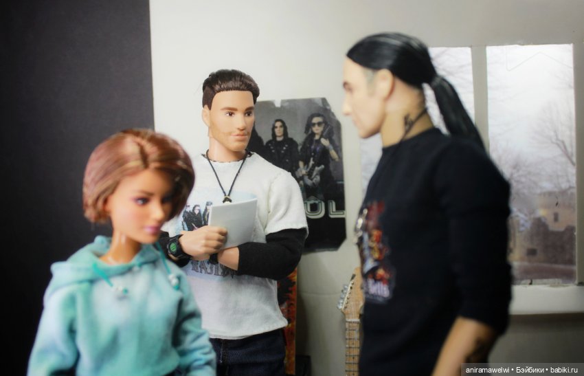 Громова посвещают в дело с краденой гитарой (фото 3)