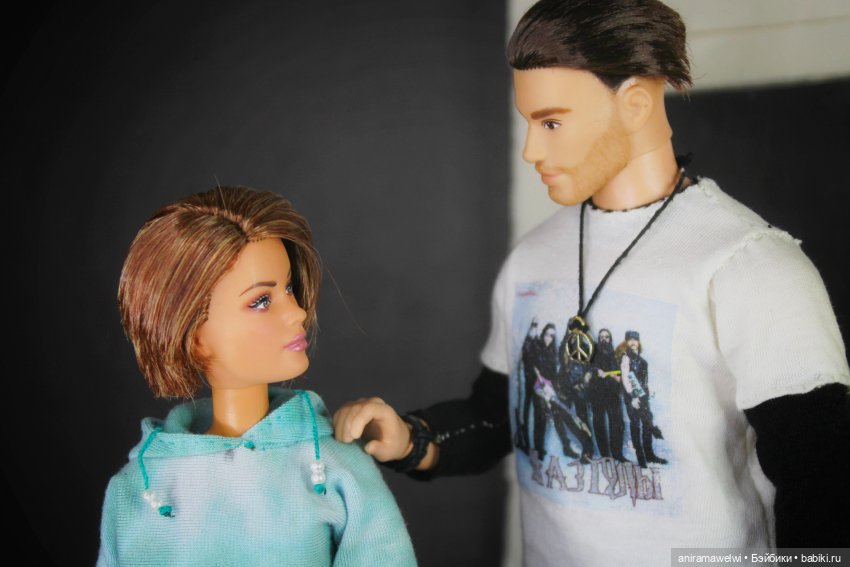 Громова посвещают в дело с краденой гитарой