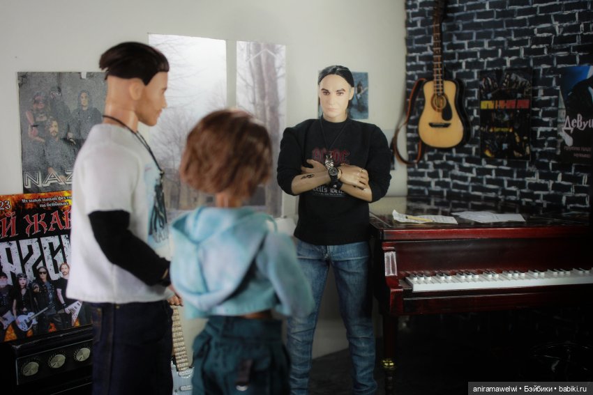 Громова посвещают в дело с краденой гитарой (фото 2)