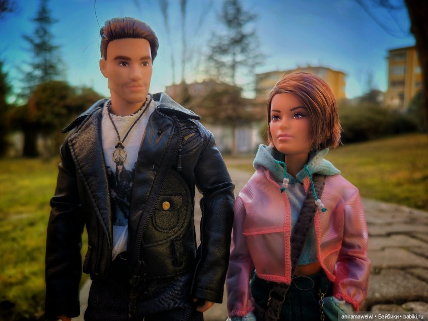 Громова посвещают в дело с краденой гитарой