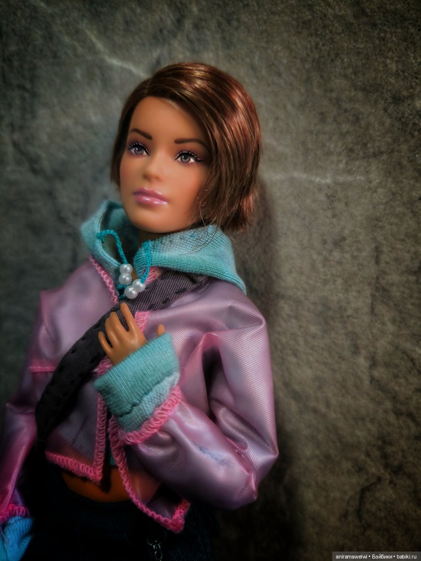 Громова посвещают в дело с краденой гитарой