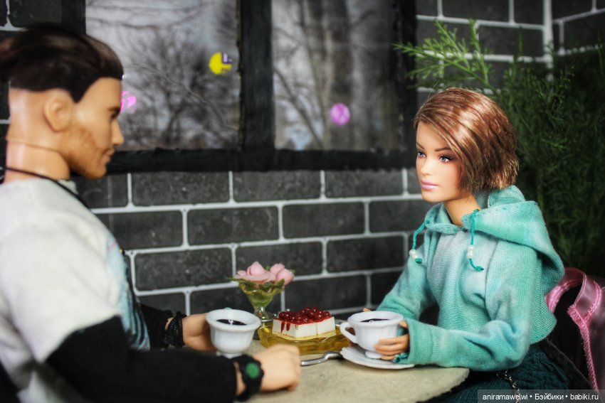 Громова посвещают в дело с краденой гитарой