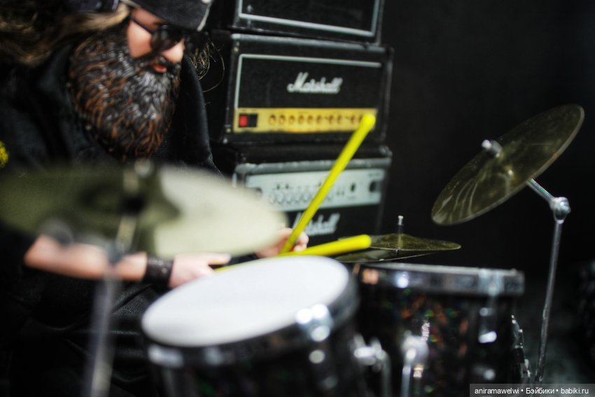 Nazgul feat Aaliyah Back in black AC/DC cover (фото 10)