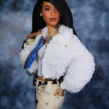 Алия готовится...