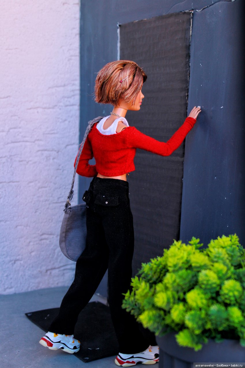 Холодная тишина за дверью