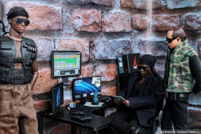 Кайрон собирает досье на Высотина