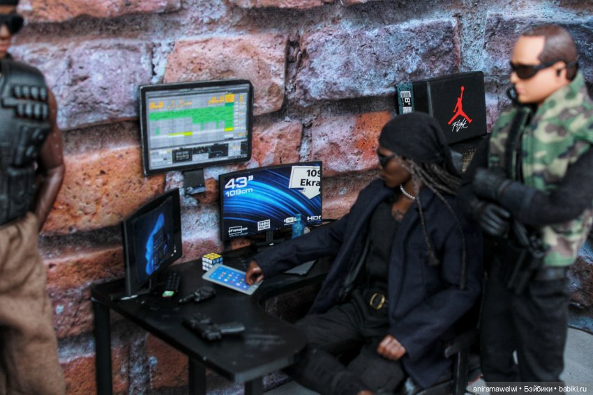 Кайрон собирает досье на Высотина