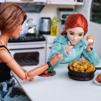 Саша и Алиса, откровения в общаге