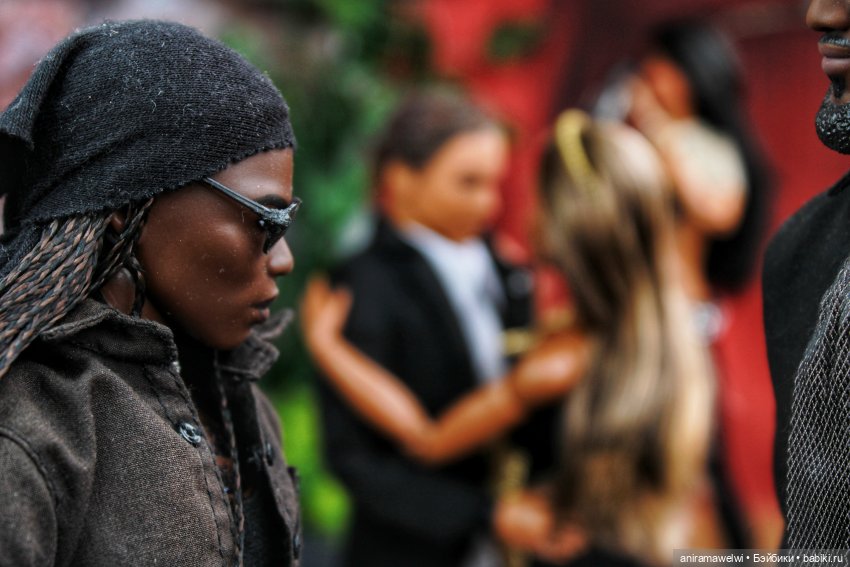 На сцене хищника — Кукольные фотоистории и сериалы: комиксы