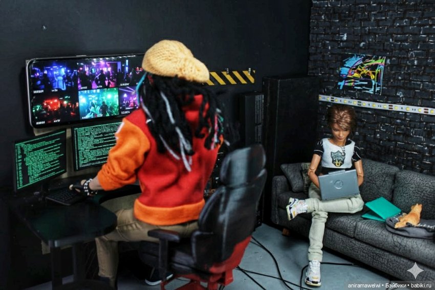 Командный центр — Кукольные фотоистории и сериалы: комиксы