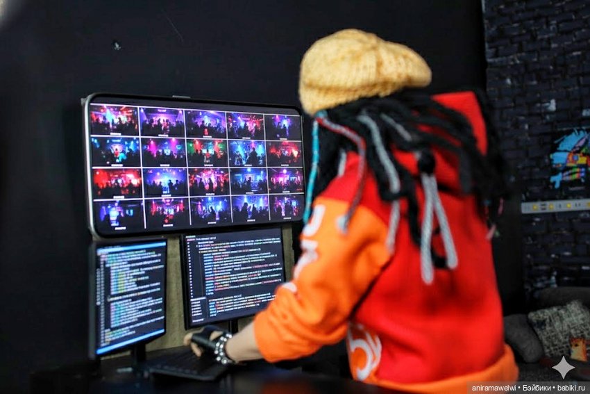 Командный центр — Кукольные фотоистории и сериалы: комиксы