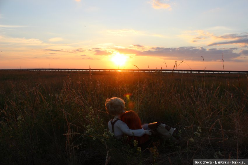 По лету босиком шагая... Как эльф и ведьмочка счастье по полям, лесам, да садам искали