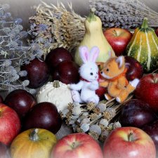 Зайчонок и Лисёнок собрали урожай