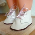 Наши ножки будут обуты.